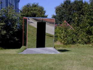 Joao Dos Santos (Portugal) >>Landscape Container (Trapdoor) (undoor)<<